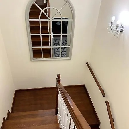 Vila Y2 In Arena Regia - Adults Only-14 And Above- No Parties Allowed *