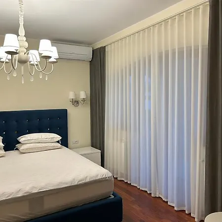 Y2 In Arena Regia - Adults Only-14 And Above- No Parties Allowed Vila *