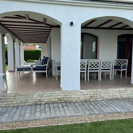 Y2 In Arena Regia - Adults Only-14 And Above- No Parties Allowed Villa *